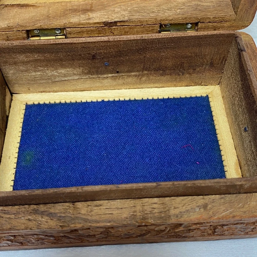 VTG Wooden Trinket Box Hand‎ Carved Floral Inlay Jewelry Keepsake Storage